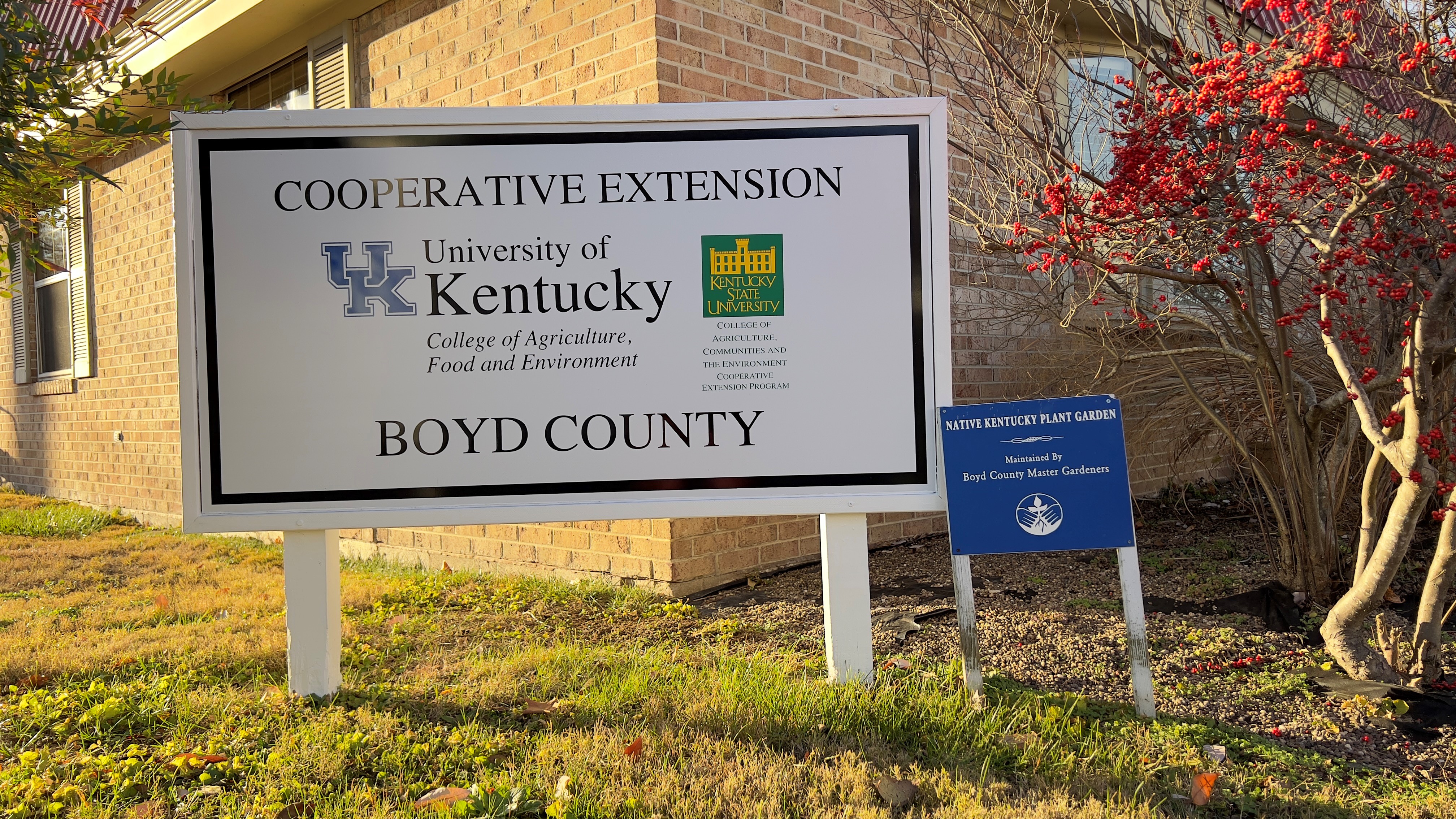 Exterior sign for the Boyd County CES