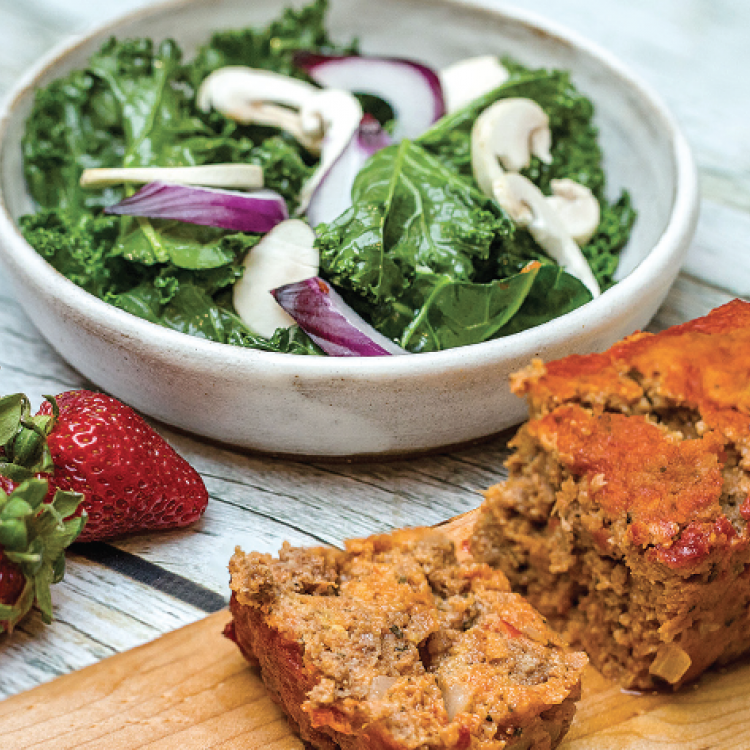  Venison meatloaf with salad and strawberries